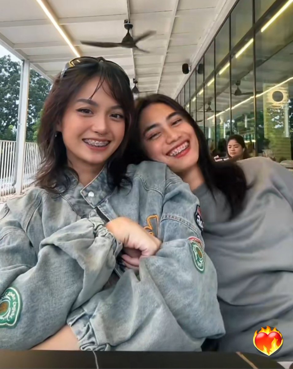 _akosiChai_'s tweet photo. Happy infinity ♾ mga nakshie ko 🖤✨ https://t.co/oyQdnJUJEq