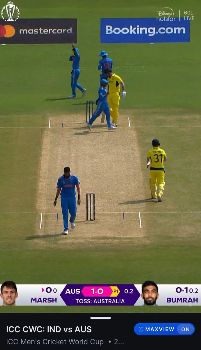 WasimJaffer14's tweet photo. Until now I thought non-strikers had the best view, but #MaxViewOnHotstar takes the cake 🤩 @DisneyPlusHS #INDvAUS https://t.co/w0Ney8PyV5
