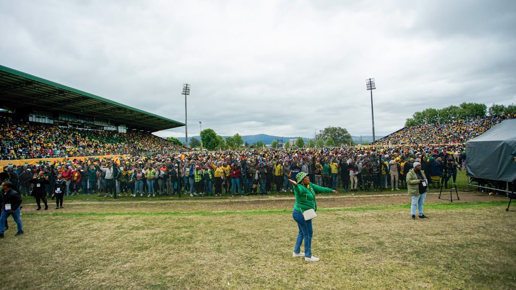 MbalulaFikile's tweet photo. Our Manifesto is not just a plan, but a vision for a better South Africa. The ANC is committed to engaging with communities and assessing its performance since the 2019 elections.
#2019ANCManifestoReview https://t.co/ZaFu2SsvH6