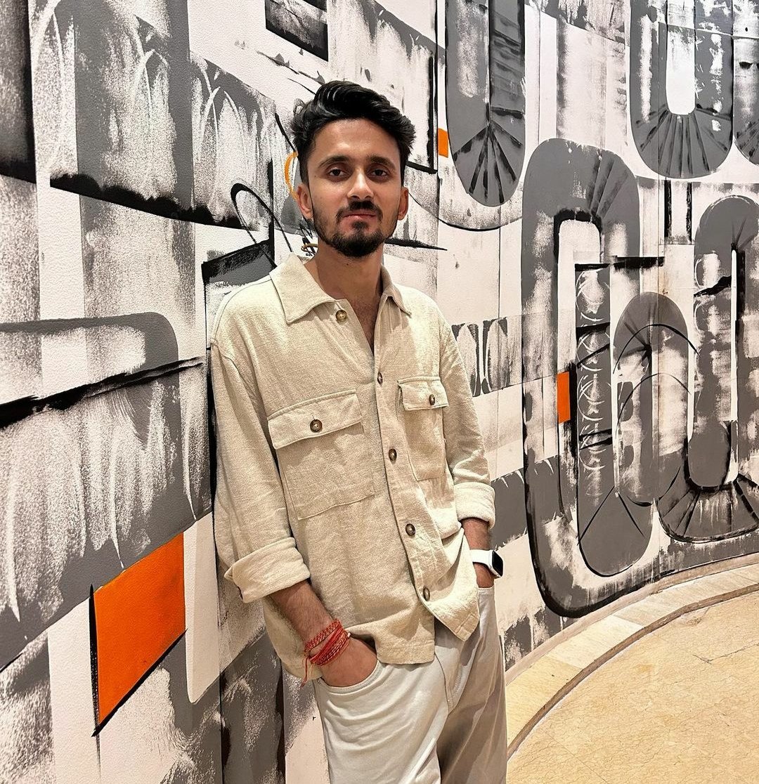 PoonamK37830921's tweet photo. Most Hardworking Youtubers In The World π 3rd No. pe #mrbeast Hai.
Itna Anokha Content Kaise Koi Bana Sakta Hai
Pehchana Ya Nahi Comment
#Elvisha #ElvishYadav #Abhisha #PandaGang #ManishaSquad #ManishaRani #Abhiya #AbhishekMalhan #NeuzBoy #NeonMen https://t.co/fefLgAhzhn