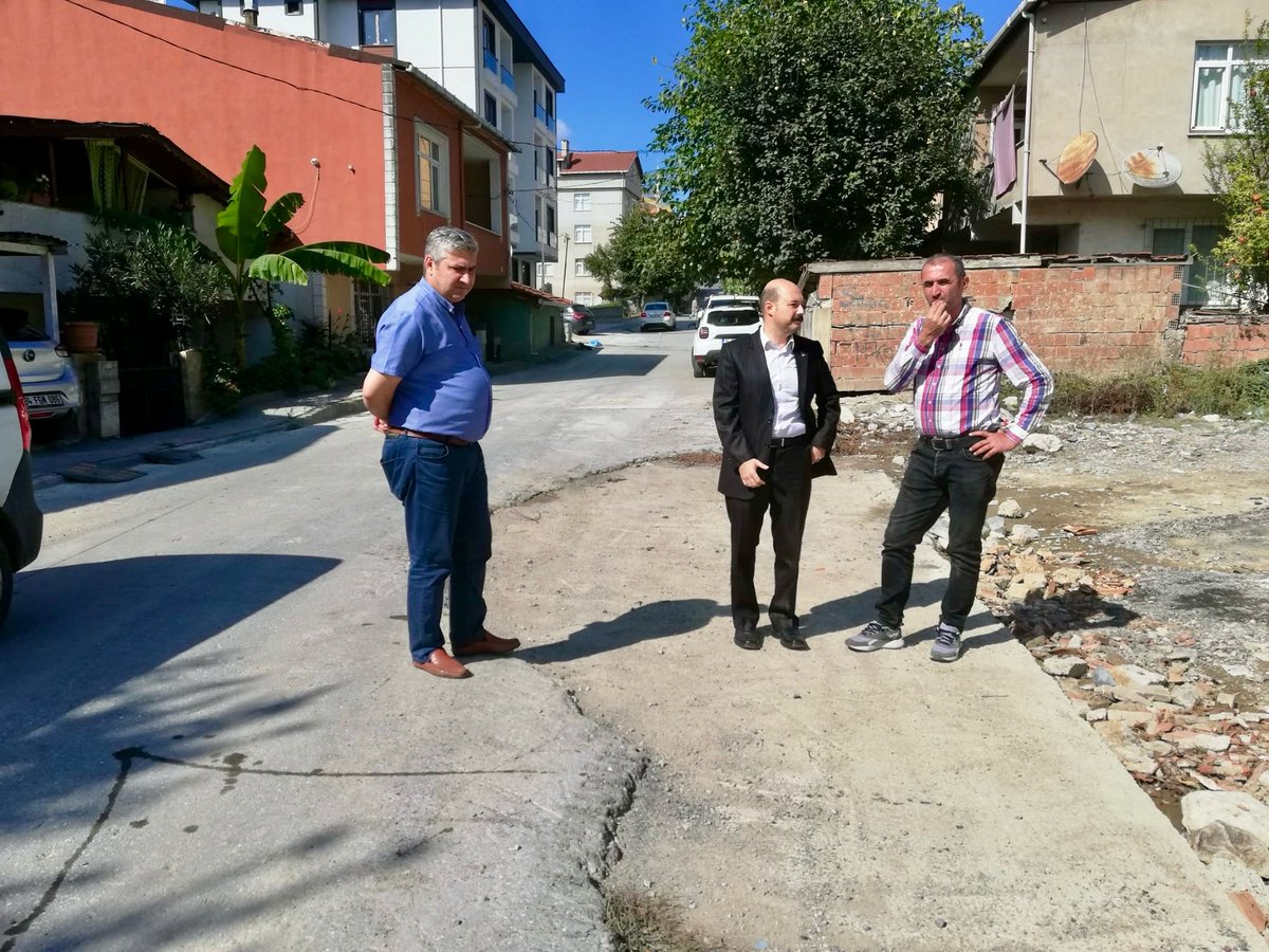 mozgurureten's tweet photo. #Ümraniye’li hemşehrilerimizden gelen talep ve takibimiz üzerine, #Parseller Mahallemiz Selda Sokak yol bakım ve asfaltlama çalışmaları yapılmaktadır. #İBB #İsfalt ve Yol Bakım ve Onarım ekiplerimizin emeklerine sağlık.
#BirlikteBaşaracağız https://t.co/aiUf9WZKBL