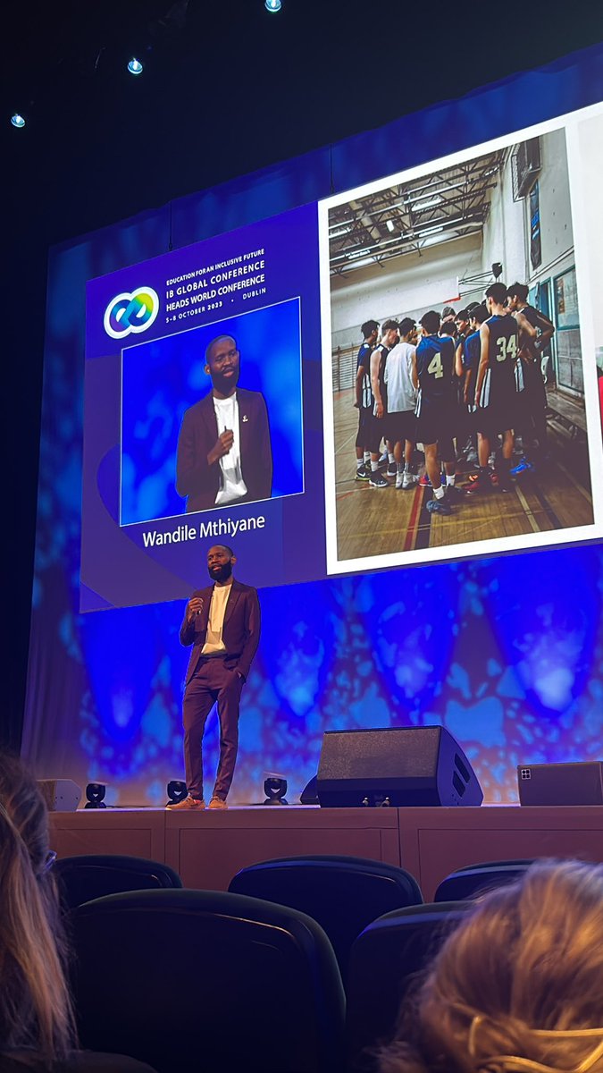 MrPorter009's tweet image. “To have bias is to be human, to challenge your biases is to be a good person.” #antiracisthotdog #wandilemthiyane