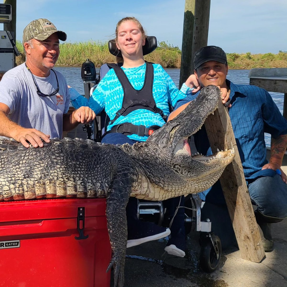 burnside4141's tweet photo. So Kenzi went #alligator #hunting Saturday w/Bayou Bowfishing Charters in #Louisiana. A friend Kim and them wanted Kenzi to get her 1st gator, which was 10'. We used vacuum air trigger for her to fire gun; hollered "alligator gumbo" after shot. #huntingseason #fillthefreezer https://t.co/QD3rJJyR00