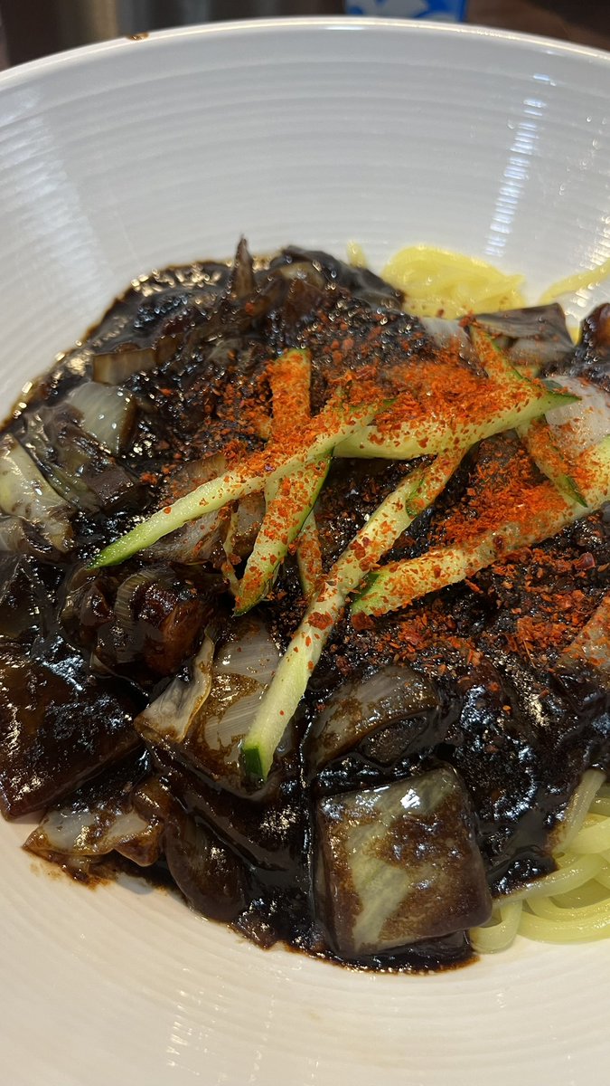 stylegraph's tweet photo. 今日は朝から寿司で昼はジャジャン麺！
楽しい　#カメラマン #日常 #撮影 https://t.co/4KnWB46Aeb