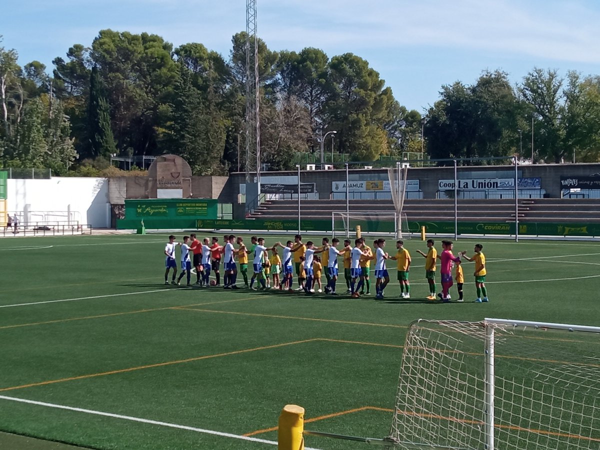 RubenSgrH's tweet photo. ¿Que no puedo ir a ver el @recreoficial esta tarde? Bueno, al menos puedo ver al #AtléticoOnubense @Albiazules https://t.co/6F6IIhldGX