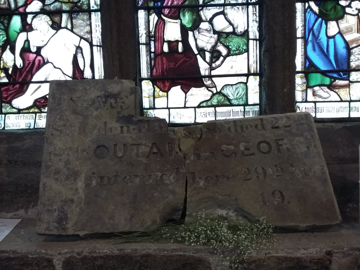 Halifax Minster June 2019 Probably slightly blurred because I was a bit dazzled by the show 😁🎩
#BringBackGentlemanJack