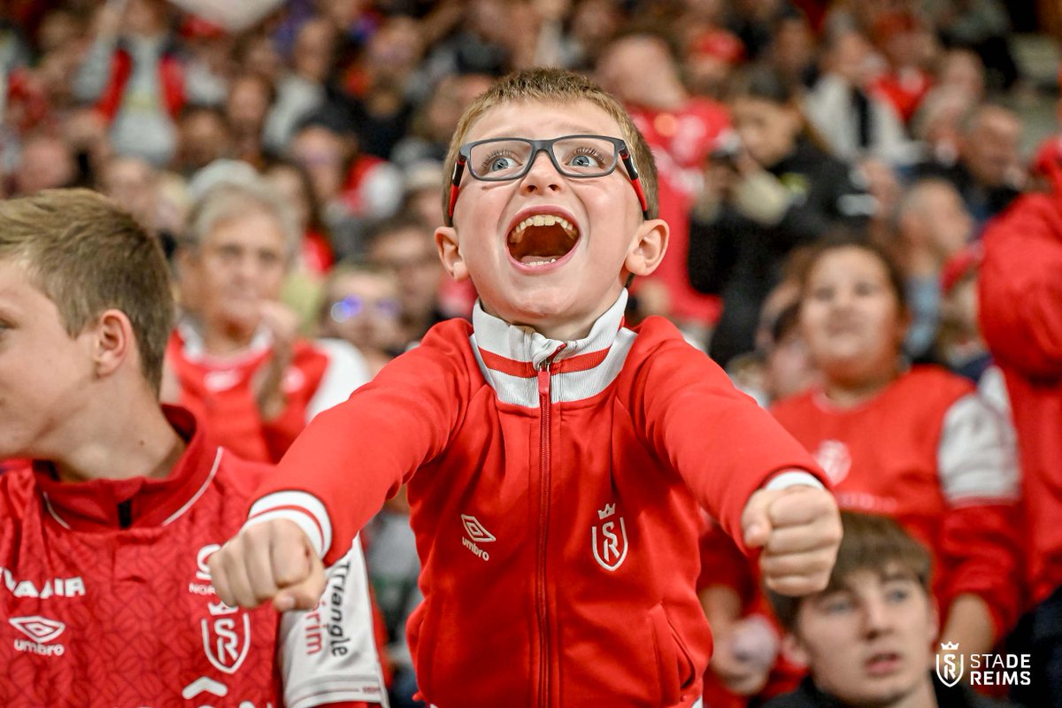 StadeDeReims's tweet photo. 1⃣9⃣0⃣0⃣0⃣ ! 🔥

Si la victoire n'était pas au rendez-vous hier, nos Rémois ont livré une belle bataille sous vos (nombreux) encouragements 📢❤🩶

Votre flamme, notre force 🫶

#SDRASM #NousSommesReims