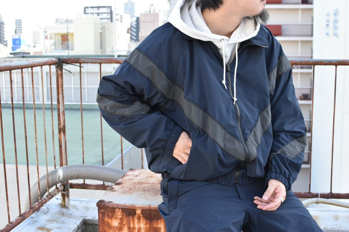 JITB_JBV's tweet photo. N.HOOLYWOOD TEST PRODUCT EXCHANGE SERVICE
Trainning Blouson
Trainning Pants

10月7日(土)にN.HOOLYWOOD  TEST PRODUCT EXCHANGE SERVICE
トレーニングブルゾンとトレーニングパンツのJACK IN THE  BOX別注カラーを発売します。

是非下記リンクよりご覧下さい

https://t.co/qlw9XzUspe https://t.co/nkZa3qcIDD