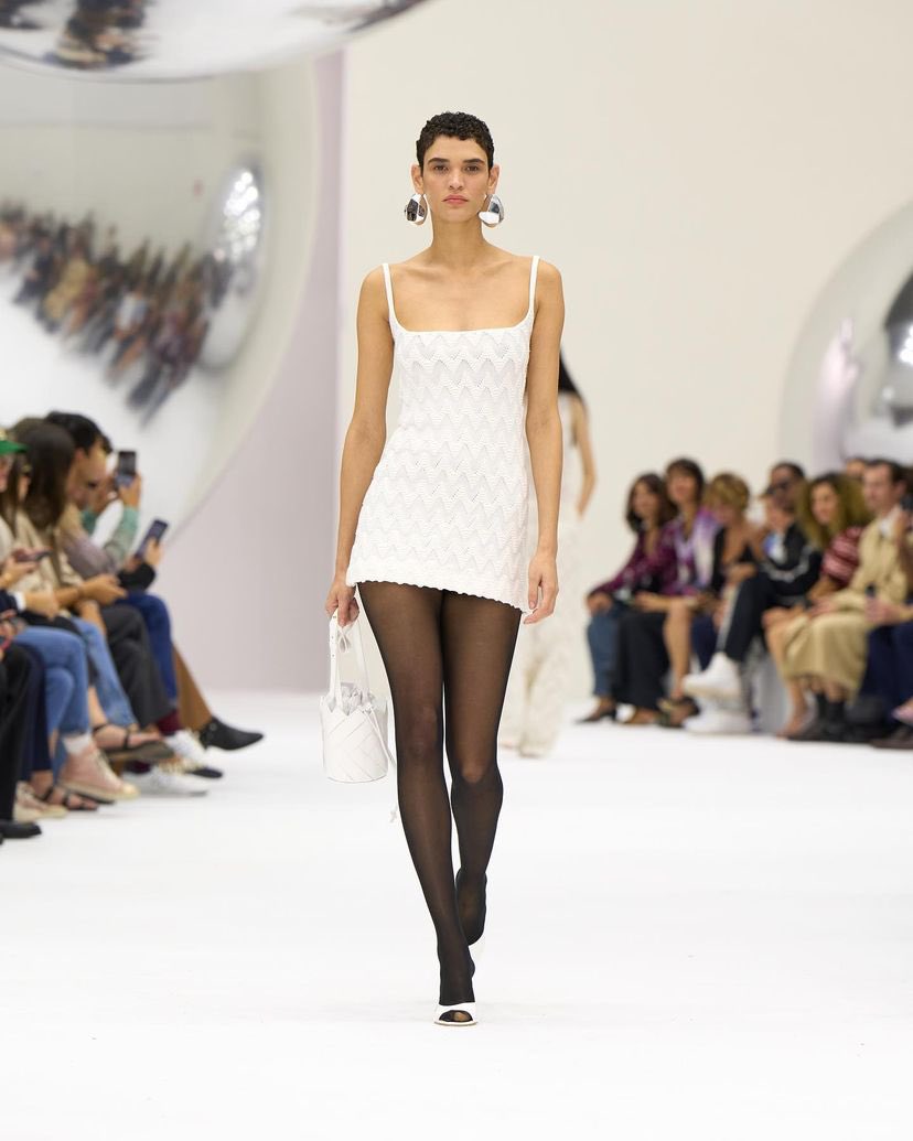 DripsNstyles's tweet image. A combination of nuances and neutral tones trasporting the reality elsewhere. Missoni Spring Summer 2024 Collection by @filippograzioli.

#Missoni
#MissoniSS24