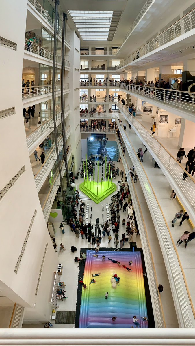 BoBMarvan's tweet photo. Včera jsem byl konečně po letech zase na #Designblok, tentokrát ve Veletržním paláci a bylo to takové osvěžující, hlavně však díky prostorám :) https://t.co/gpyEF6M39U