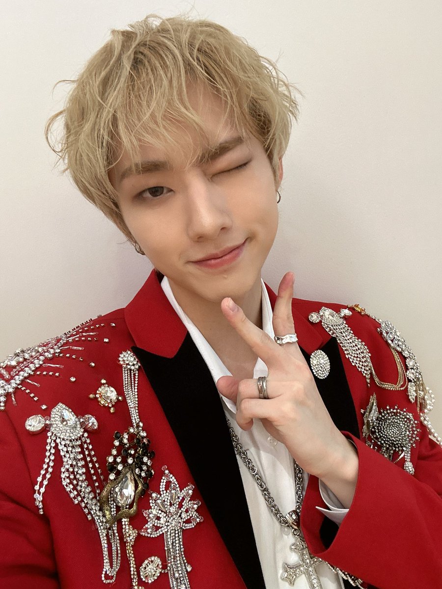 P1H_members's tweet photo. 생일 축하해주셔서 진심으로 감사합니다! 덕분에 잊지 못할 소중한 추억이 생겼어요 많은 응원과 사랑 보답해드리기 위해 항상 최선을 다하겠습니다 감사합니다!! Thank u Taipei and Bangkok for making beautiful memories! We’ll be back with better performances🙂 Until then🤞#P1Harmony #JIUNG https://t.co/ebxz46HrXb