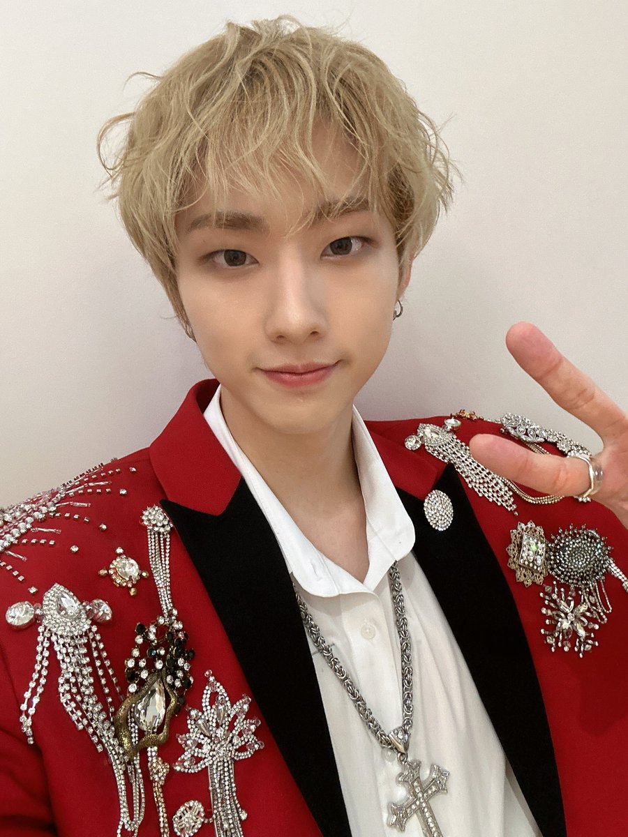P1H_members's tweet photo. 생일 축하해주셔서 진심으로 감사합니다! 덕분에 잊지 못할 소중한 추억이 생겼어요 많은 응원과 사랑 보답해드리기 위해 항상 최선을 다하겠습니다 감사합니다!! Thank u Taipei and Bangkok for making beautiful memories! We’ll be back with better performances🙂 Until then🤞#P1Harmony #JIUNG https://t.co/ebxz46HrXb