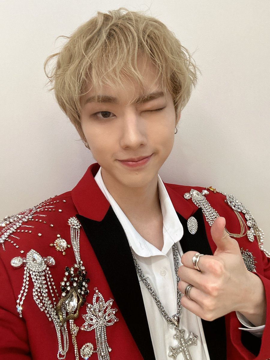 P1H_members's tweet photo. 생일 축하해주셔서 진심으로 감사합니다! 덕분에 잊지 못할 소중한 추억이 생겼어요 많은 응원과 사랑 보답해드리기 위해 항상 최선을 다하겠습니다 감사합니다!! Thank u Taipei and Bangkok for making beautiful memories! We’ll be back with better performances🙂 Until then🤞#P1Harmony #JIUNG https://t.co/ebxz46HrXb