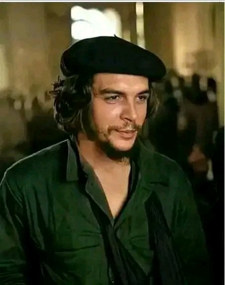 DaysiVeliz2's tweet photo. El legado de Ernesto Che Guevara vivirá por siempre en nuestros corazones. #CheViveEntreNosotros #MujeresEnRevolución https://t.co/R5OyTpHK2c