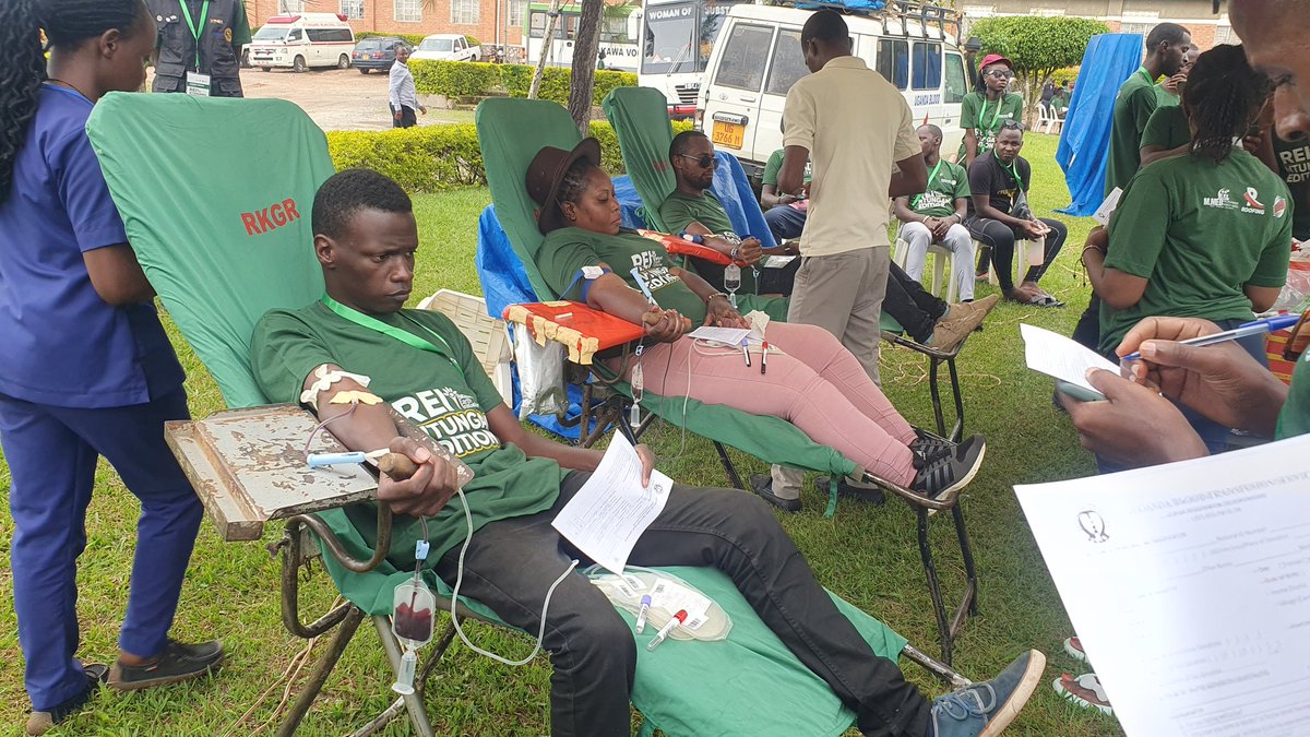 Jeansacha's tweet photo. I was glad to take part in the 10th edition of REI @EarthRotaract in Ntugamo, Uganda. From Kenya, Rwanda, Burundi and German, over 250 members of @Rotary family planted trees to protect the environment, donated blood and had fun while engaging community   @ClubUmuco @Engage_REACT https://t.co/uD8cj32juQ