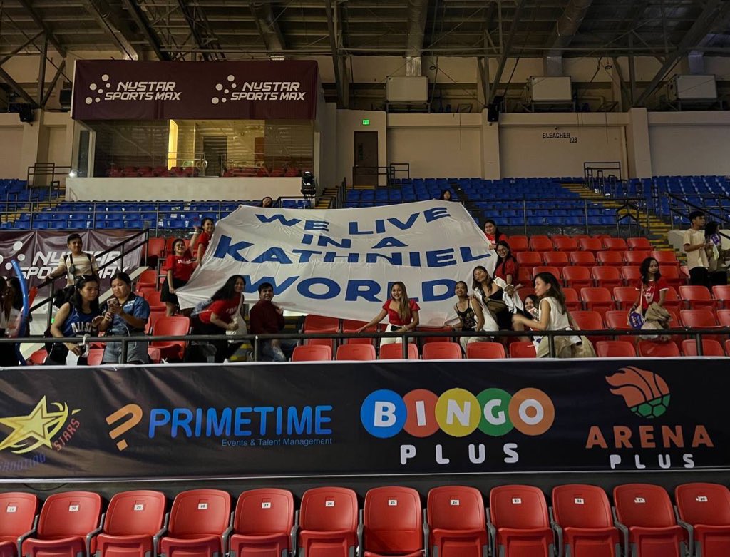 KaDreamersWorld's tweet photo. We paint Toledo Megadome red with our DJP clappers and hand banners! 

We hope our cheering paraphernalia has boosted your cheers more, KathNiels! 🥳

Like DJ, we too served a clutch with a last minute delivery of our clappers and "We Live in a KathNiel World" banner to Cebu. So to those who made this delivery possible, thank you 🙏🏻

All of these will not be successful if not for the 13.6k amount you donated in just a short span of time, KathNiels! We can't thank you all enough. 🙏🏻

#TeamDANIEL
