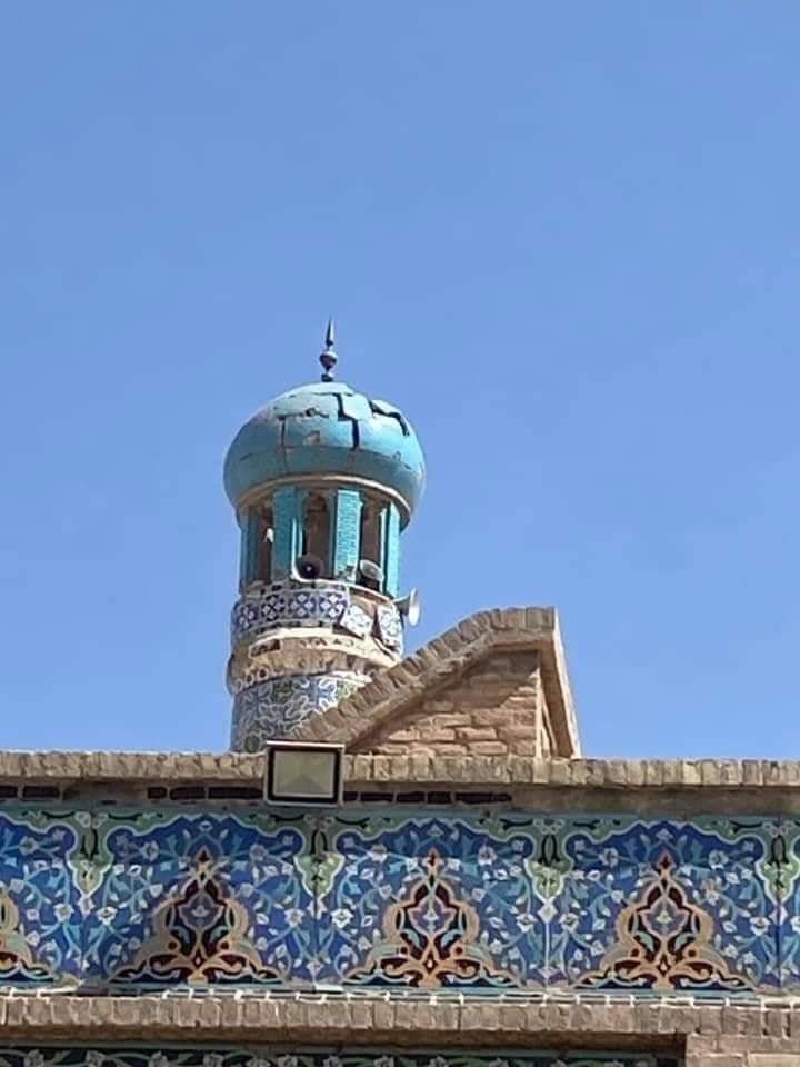 هرات زیبا 
ببخش که جهان
آوار نشسته بر جان تو را نمی‌بیند