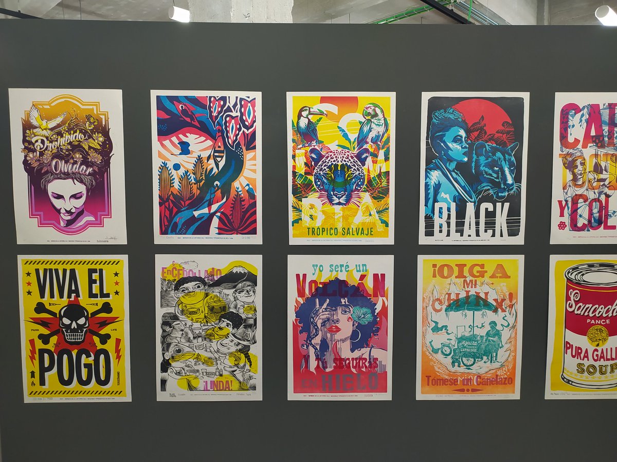 M_Beltza's tweet photo. Estar encerrado entre libros una mañana de domingo en el #MiraLookBooks, sirve también para conocer proyectos tan bonitos como este de 'We are sudamerican printers' https://t.co/w7eCtP64d1