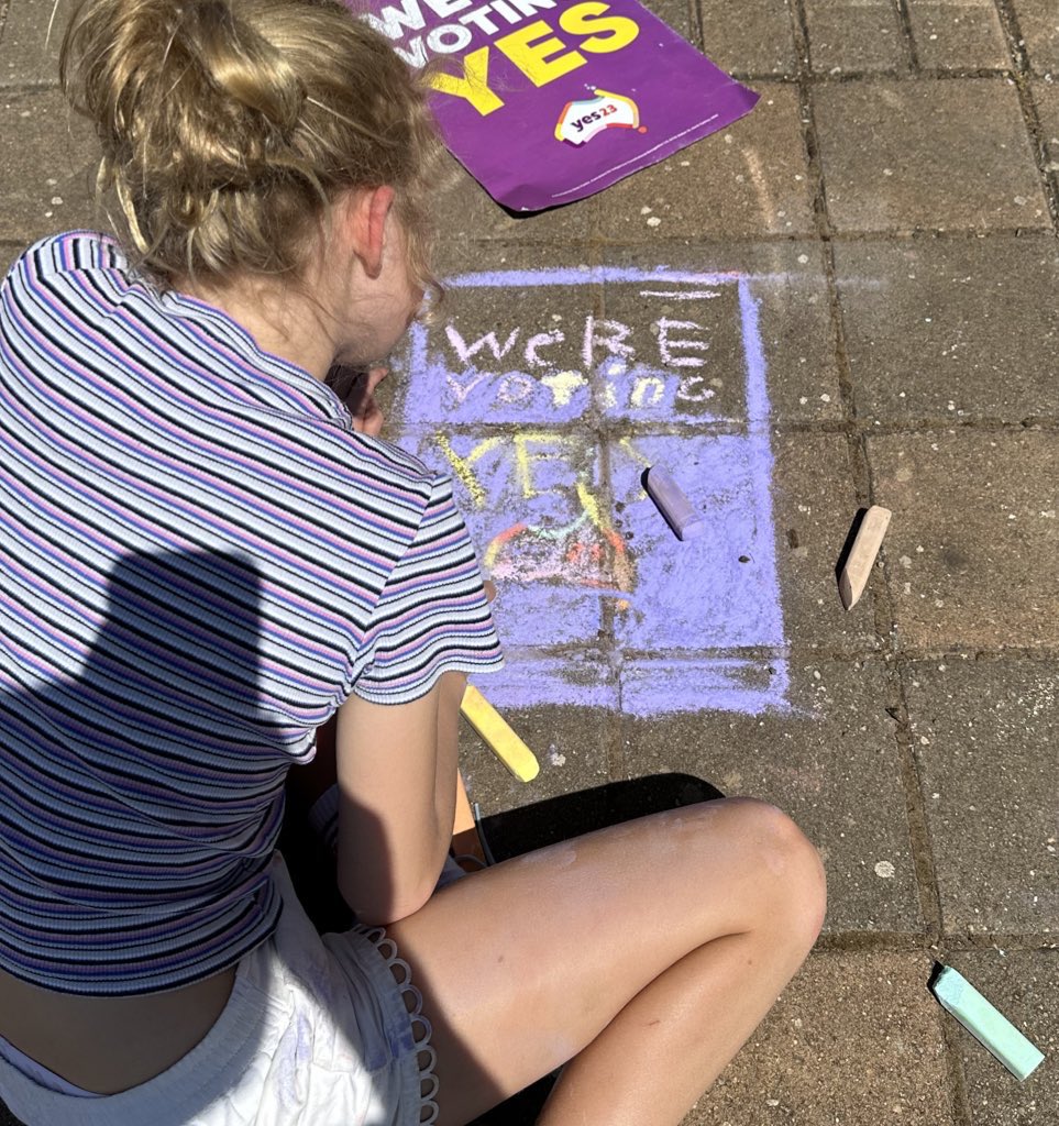 DemOnTheStreets's tweet photo. We’re inviting , everyone, everywhere to get chalk, and get chalking, for YES.
🖤#ChalkYes
💛#CreateYes
❤️#WriteYes
✋🏾#Hands4Yes
✊🏽Connect the #DOTS
👉🏽https://t.co/eA4wz829sR https://t.co/zeZ5xkWhfY
