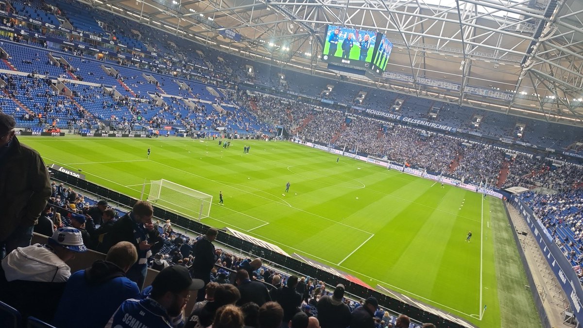 Glück auf! 💙🤍 
#S04