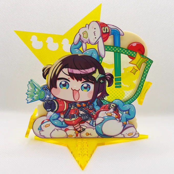 スバルちゃんのアクスタ届いた! メロンソーダには好きなアクリルを入れたり、好きなアクスタやポストカードを飾ることが出来ます  #ホロクル6th にて販売予定!