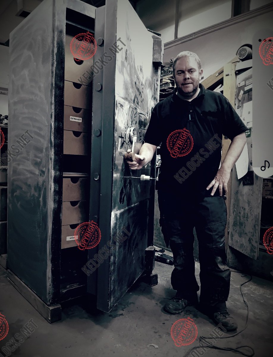 kelocks's tweet image. Another High grade safe opened and put back into full service #safeopening #realsafecracker #lockpicks #safespares #safelocks #discontinueddafelocks