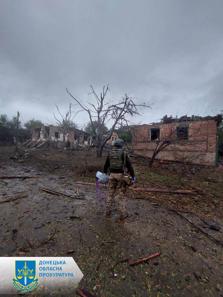 A photo of #Kostiantynivka after it was attacked by #Russia today. 

The troops targeted residential buildings, people’s homes in which they were at the moment. Four civilians were wounded. 

#russiaisateroriststate 

📷 Donetsk Oblast Prosecutor’s Office