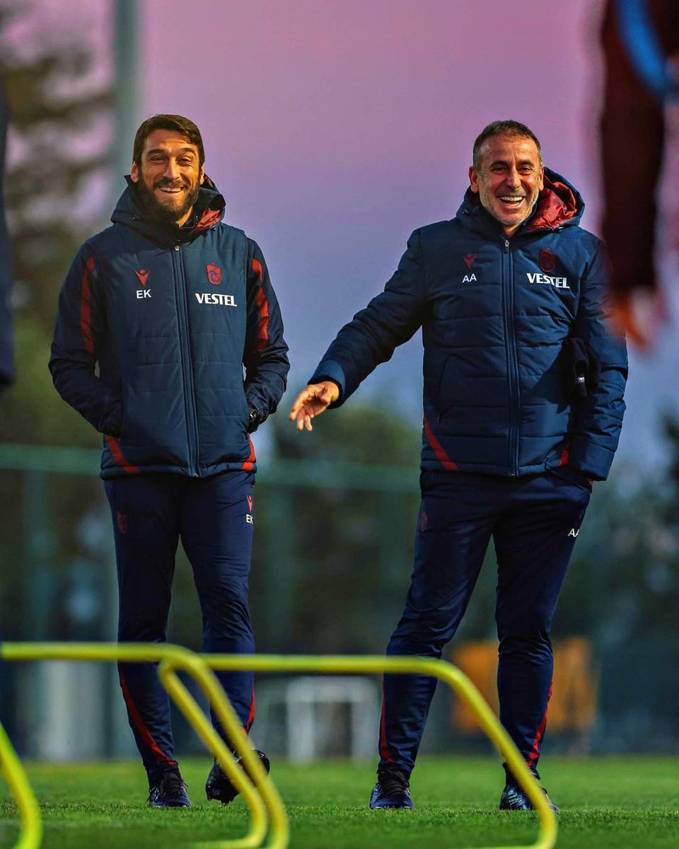 Biz şimdi,  B A Ş L I Y O R U Z  ..