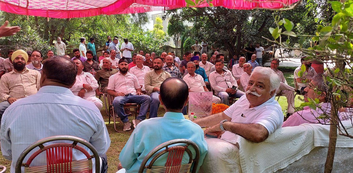 vikas_central's tweet image. #Addressing public meeting at Raipur #Sh Ajay K Sadhotra Addl Gen Secy JKNC &amp;amp; Former Minister said restoration of democracy by holding Assembly Election is only solution to get rid of all the problems created by Double Engine Sarkar of BJP in J&amp;amp;k.
@FarooqAbdullah_ 
@OmarAbdullah