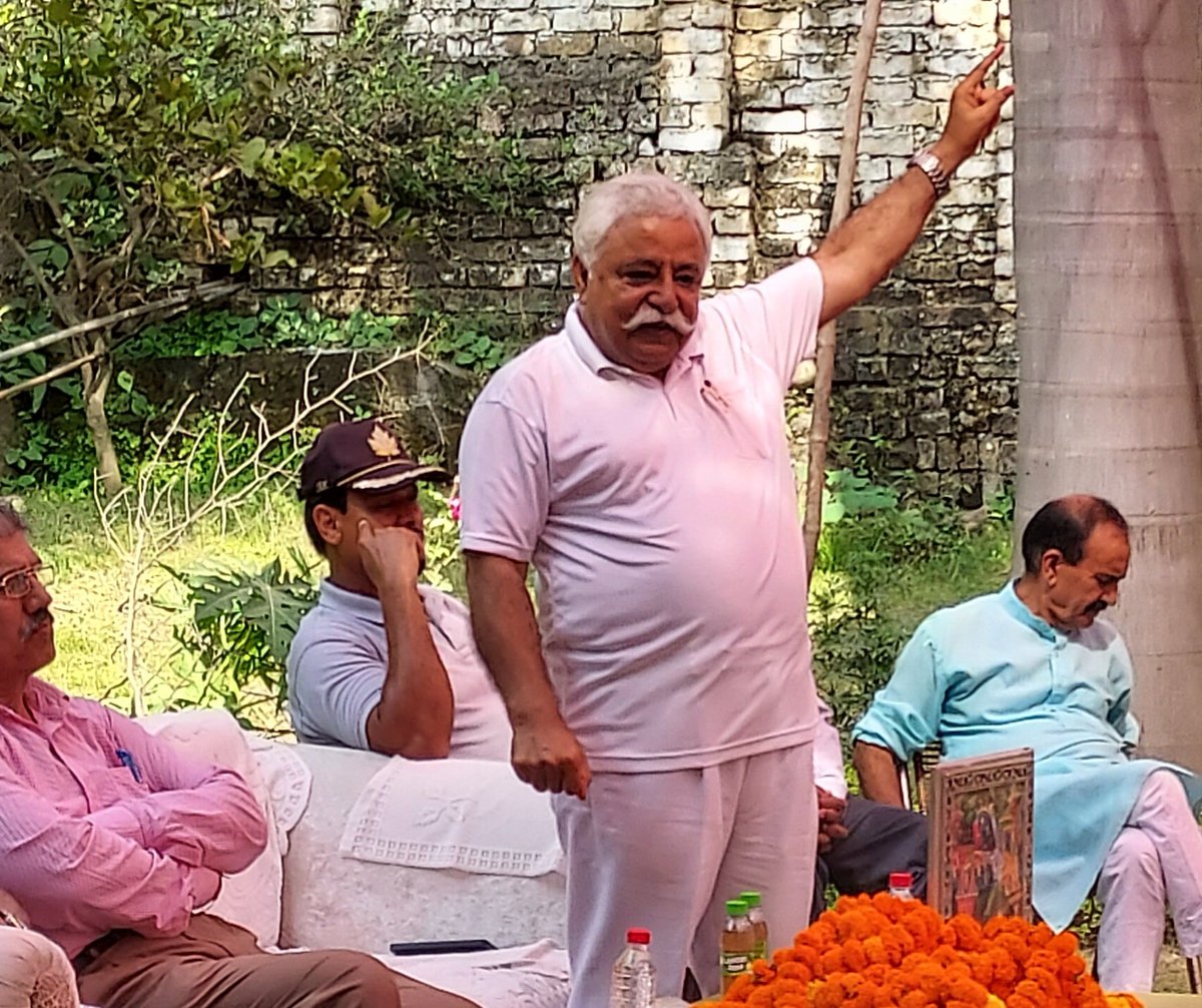 vikas_central's tweet image. #Addressing public meeting at Raipur #Sh Ajay K Sadhotra Addl Gen Secy JKNC &amp;amp; Former Minister said restoration of democracy by holding Assembly Election is only solution to get rid of all the problems created by Double Engine Sarkar of BJP in J&amp;amp;k.
@FarooqAbdullah_ 
@OmarAbdullah