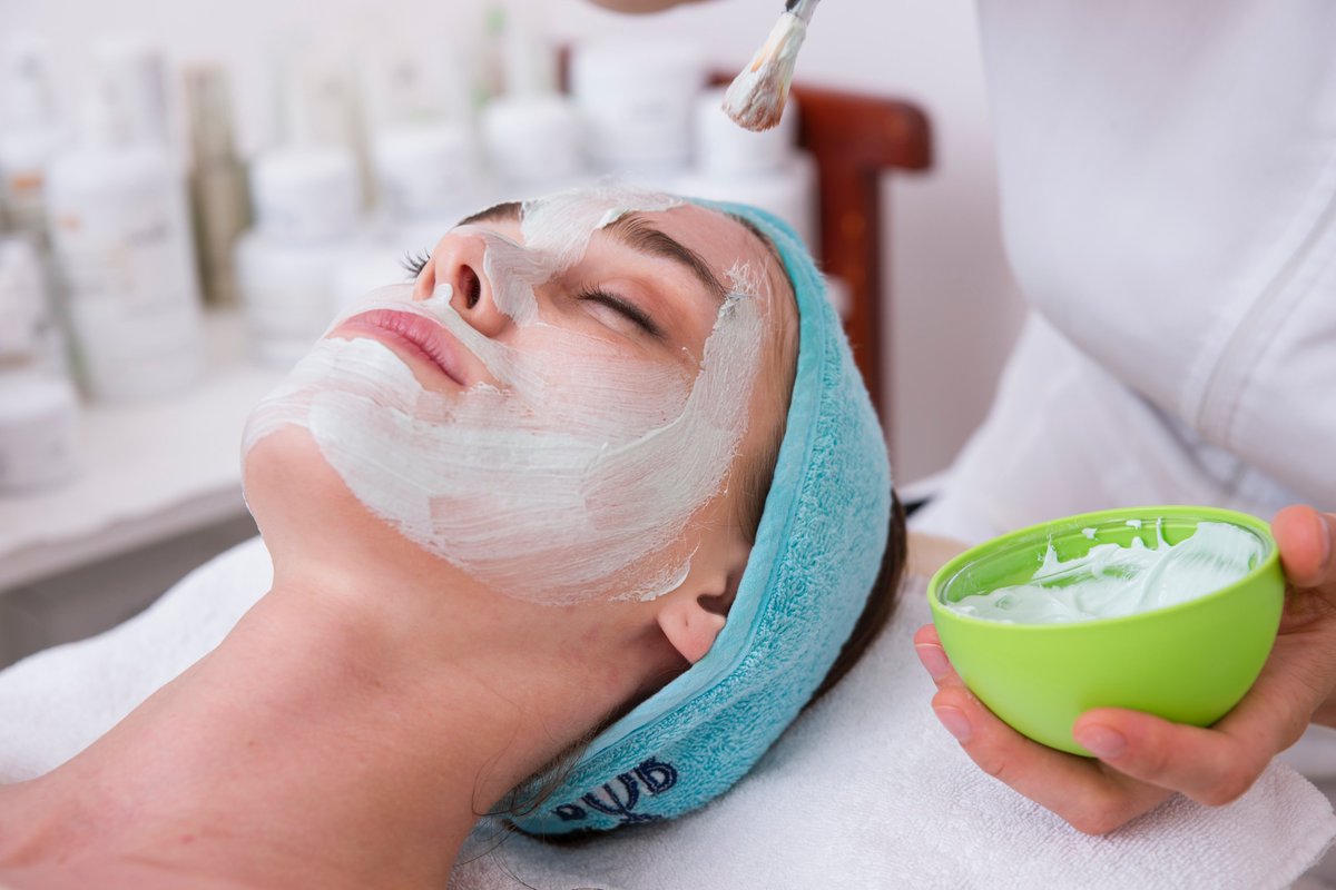 Choice of facial (deep cleansing/microdermabrasion/dermaplanning)and massage (deep tissue massages and others)
For two
£60