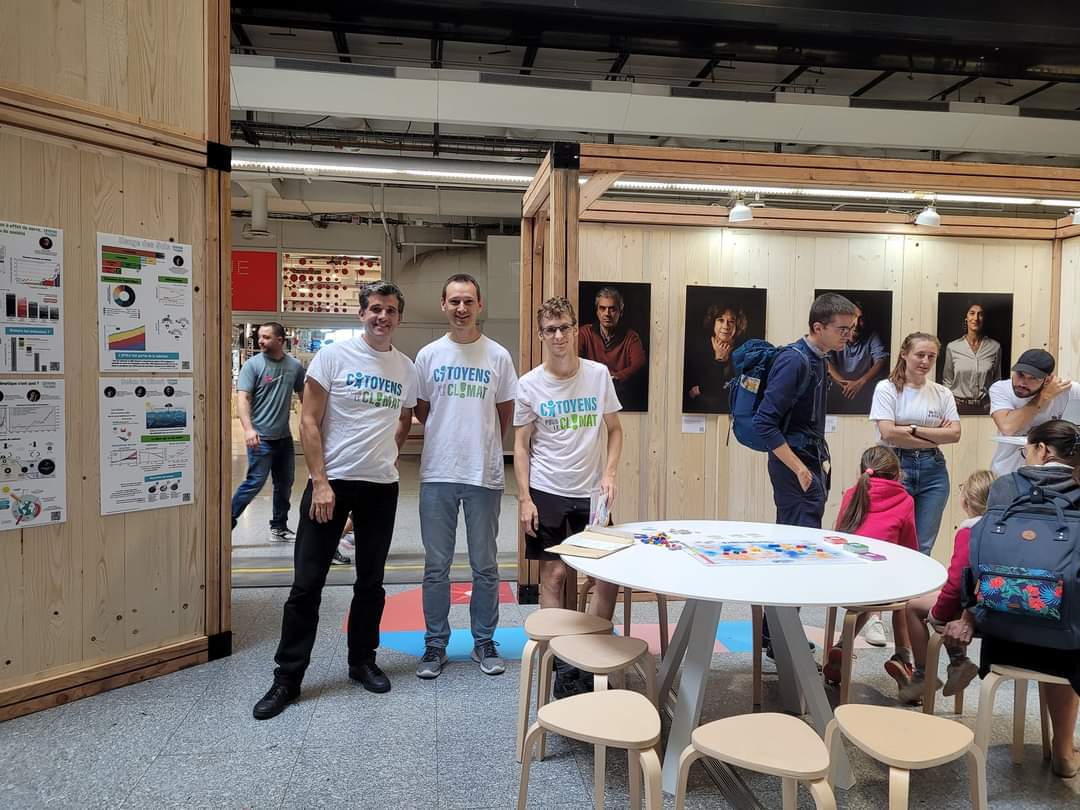 Matinée à la cité des sciences avec l'équipe Citoyens Pour Le Climat #CitizensForClimate pour la fête de la science et les 20 ans du Forum International de la Météo et du Climat