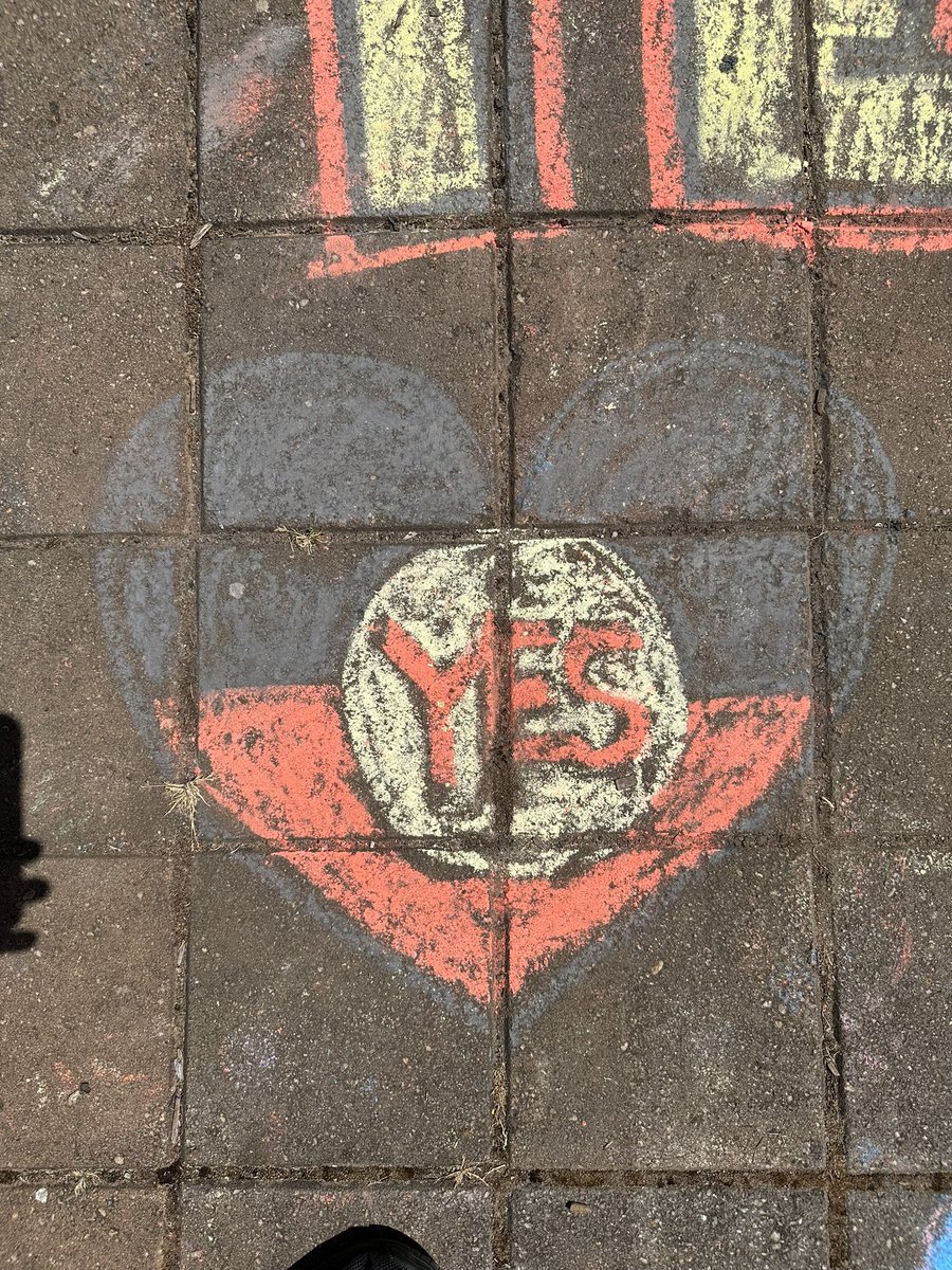 DemOnTheStreets's tweet photo. Reach out!
Tag #Hands4Yes, #CreateYes, #WriteYes, @democracyonthestreets, and @yes23au in your post, story or reel.
Be sure to share other ‘Hands4Yes’ from our Insta or Twitter too.
🖤#ChalkYes
💛#CreateYes
❤️#WriteYes
✋🏾#Hands4Yes
✊🏽Connect the #DOTS
👉🏽https://t.co/xJ9E7lcNAz https://t.co/bpN6hH9JMr