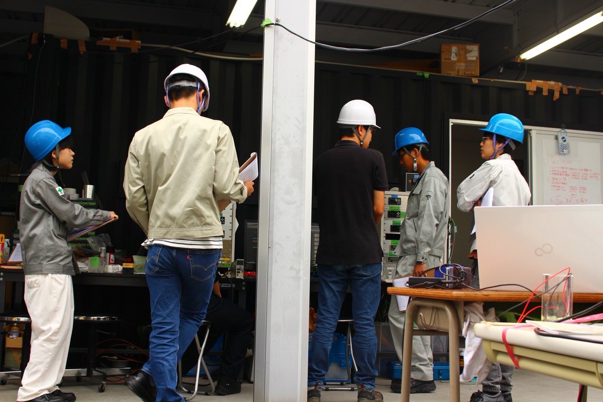 karmanplus's tweet photo. 工大祭お疲れ様でした〜
karma+では学生プロジェクトとして参加して展示を行いました。また一部のメンバーは顧問の先生の研究室のお手伝いをさせていただき、実際に燃焼試験を間近でみることで多くのことを学ぶことができました！ありがとうございました！
#ロケット　#学生プロジェクト　#九工大 https://t.co/4BmQBJRw7T