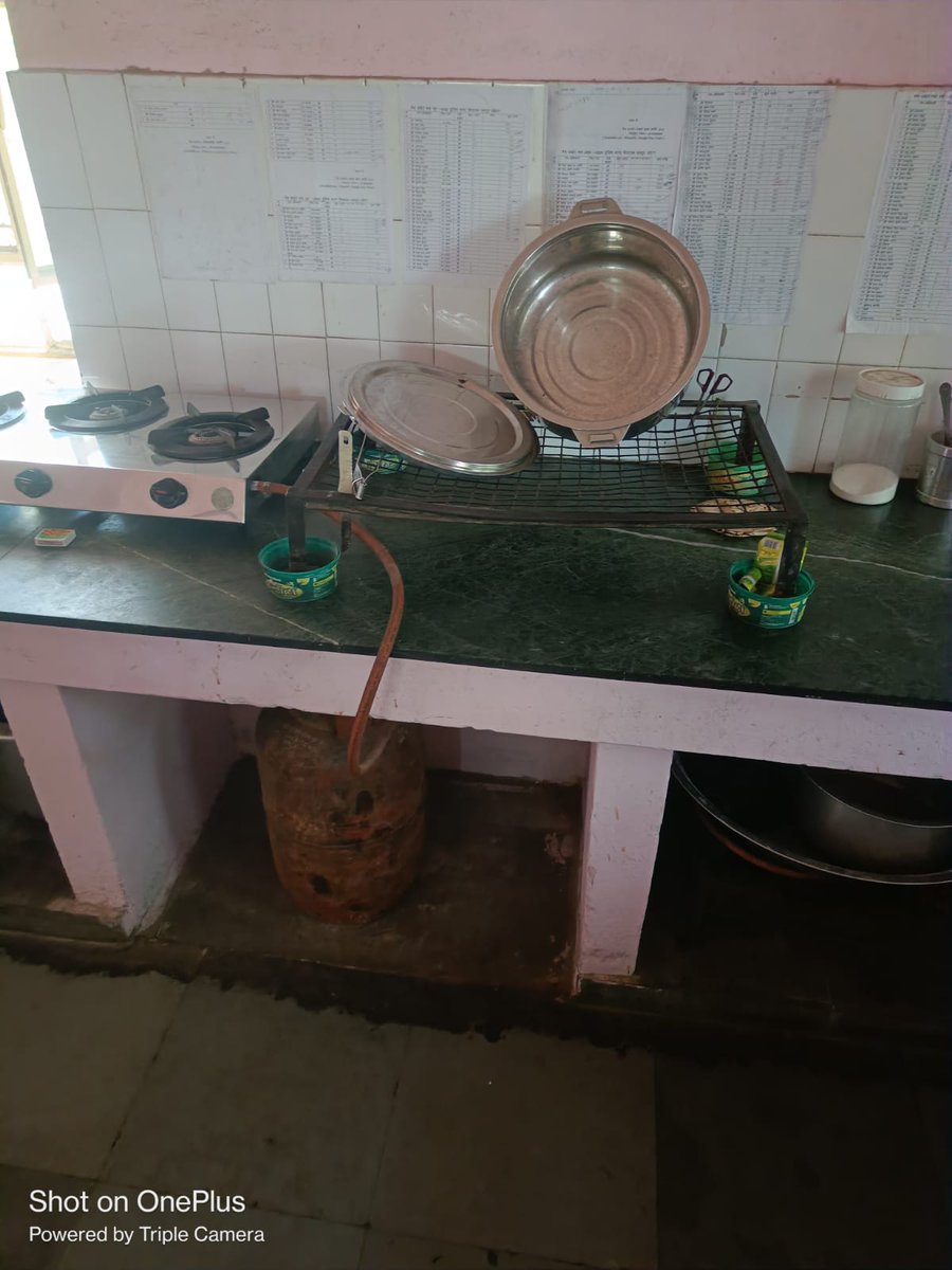 पुलिस कर्मियों ने राजस्थान सरकार से अपनी बेसिक मांगों के लिए बार-बार निवेदन किया है इतने निवेदन पर तो साक्षात भगवान भी पुलिस को आकर उनकी मांग पूरी कर देते...🙏🏻
#राज_पुलिस_मेस_बहिष्कार
<a href="/RajCMO/">CMO Rajasthan</a> 
<a href="/ashokgehlot51/">Ashok Gehlot</a>