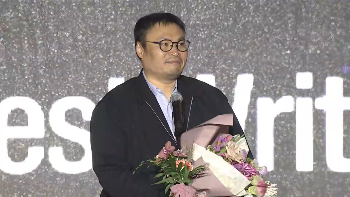 yourecho_'s tweet image. Best Writer for BIFF 2023 Asia Contents Awards &amp;amp; Global OTT Awards is #KangFull of #Moving! 

DESERVED THANK YOU FOR CREATING SUCH MASTERPIECE YOU ARE THE BEST PULBOJI! 🥺💛

#무빙 #강풀 #ACAGOTT