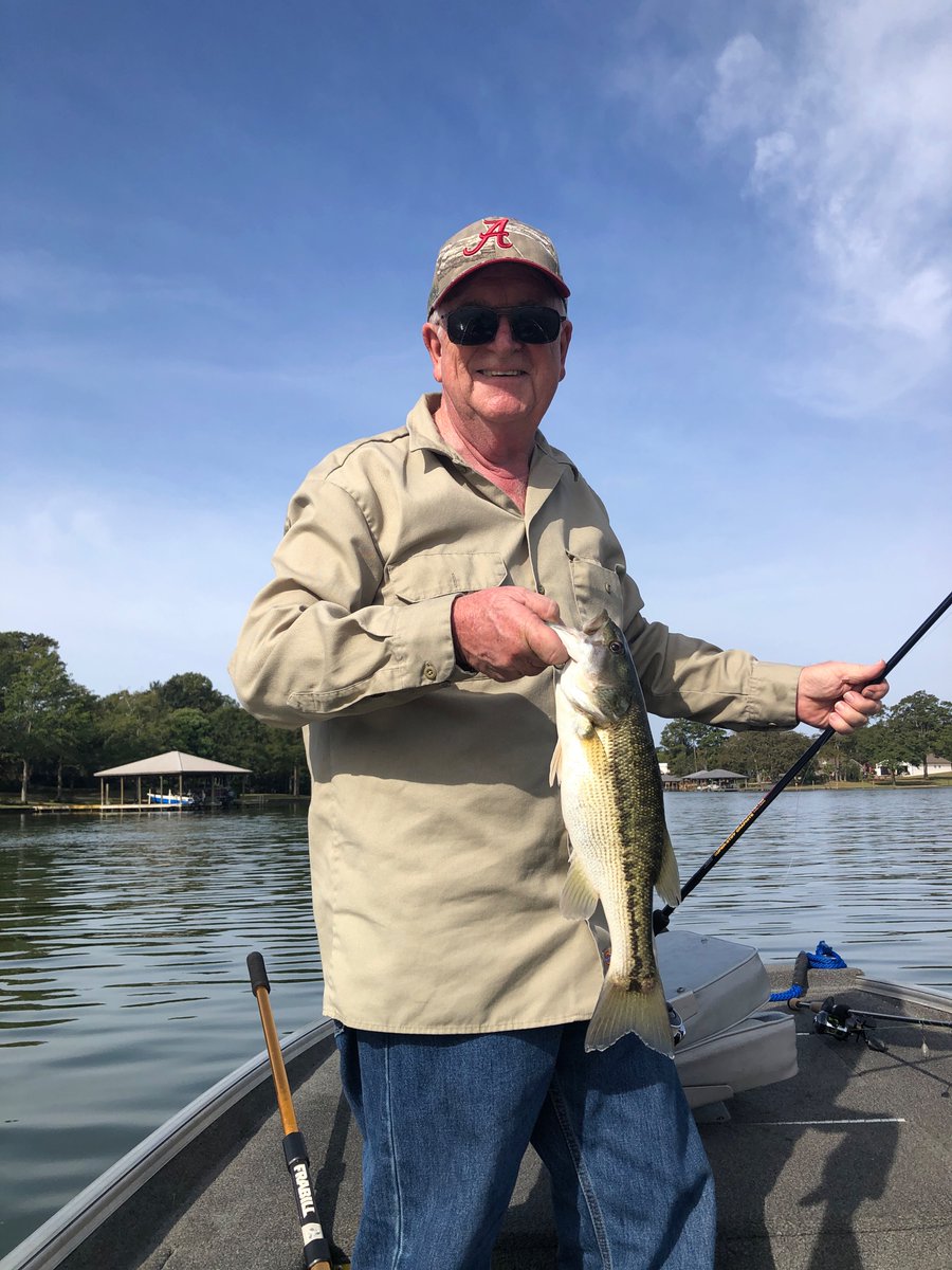MikeBrasher8's tweet photo. October Bass 10/2/23 Surface Temperature still 80 degrees 😠  #fishing #Alabamafishing #LoganMartin #CoosaRiver #FishingLife #Fishingtrip #Spottedbass https://t.co/XeLN1DeJqQ