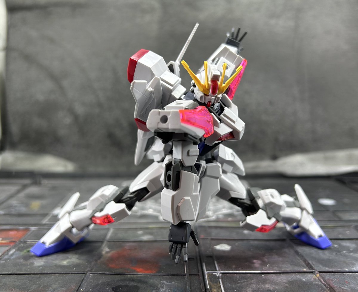 amiplamO_N's tweet photo. ビルドストライク エクシードギャラクシーをパチ組みしました。分かりやすい組立説明書やタッチゲートでサクサク作れました。随所に設けられたハードポイントがいいですね。 #EG #GUNPLA #ガンプラ  #ガンダムビルドメタバース #ガンプラ好きと繋がりたい https://t.co/YvV9ZruFUR