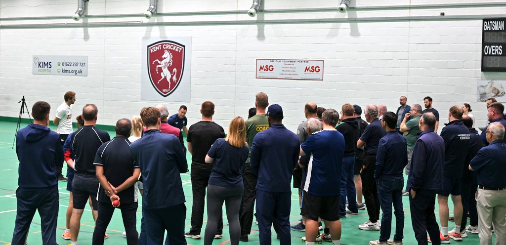 First session saw members of the illustrious @KentCricket #KeepersUnion running through the basics of keeping, and helping players to judge the quality of a catch.