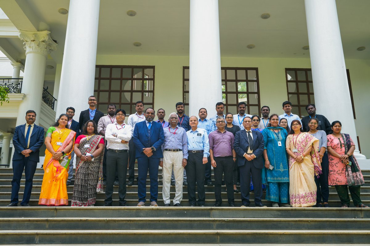 AllianceUniOfcl's tweet photo. On October 4, 2023, ASOB successfully conducted a 1-day MDP on enhancing “Negotiation Skills”. It was led by Dr. Ray Titus, Pro-VC (Incubation and Innovation) & Dean at ASOB, who engaged the attendees in a variety of exercises.
#NegotiationSkill #ProfessionalGrowth #EventSuccess https://t.co/ksCFCnNDiJ