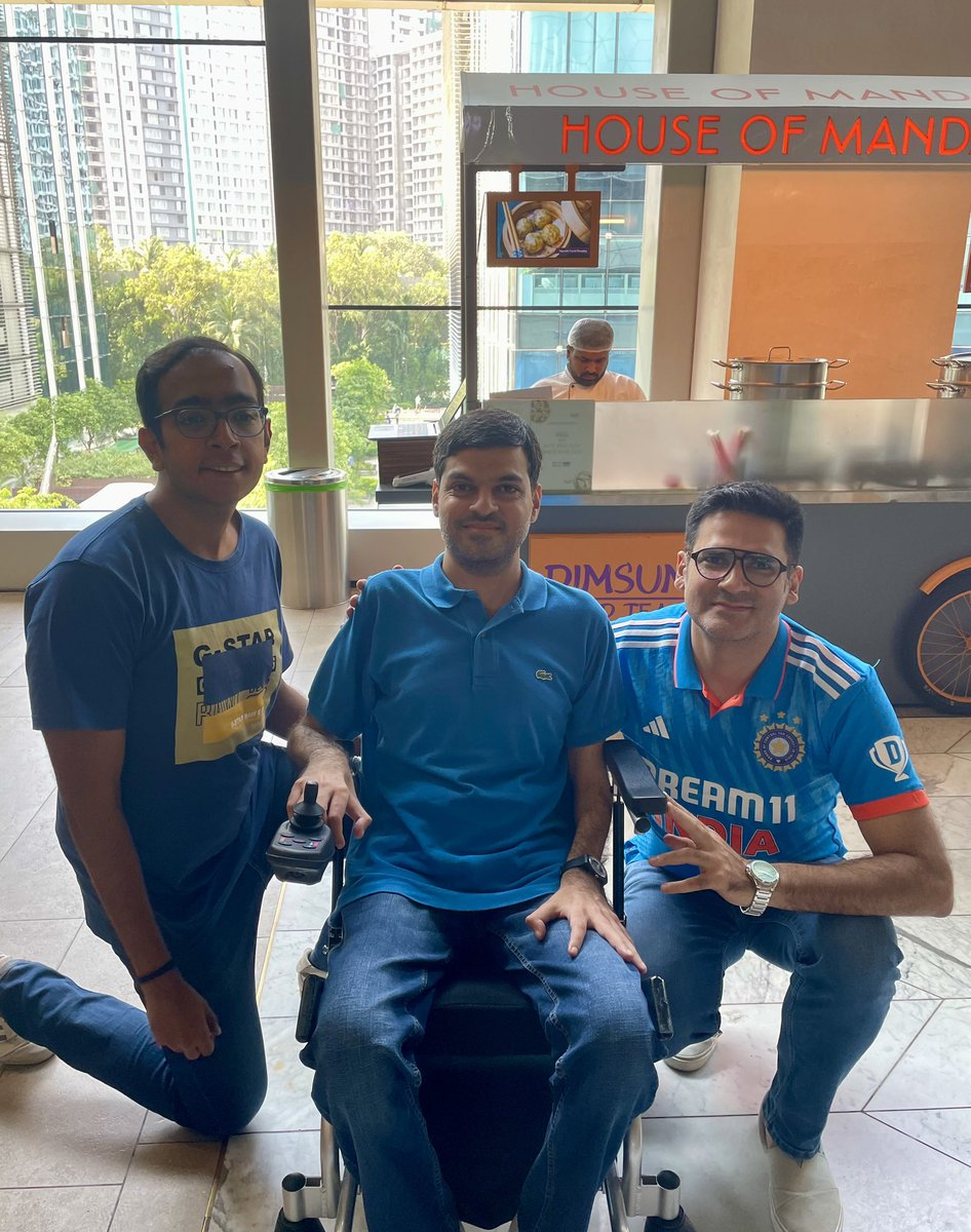 It’s always special to meet & interact with fellow colleagues from the mutual fund distribution community. Had some super enriching & insightful conversations about life & mutual funds today with Nishant (@stepbystep888) & Niraj (@contliving), Founders of @holisticwealth_