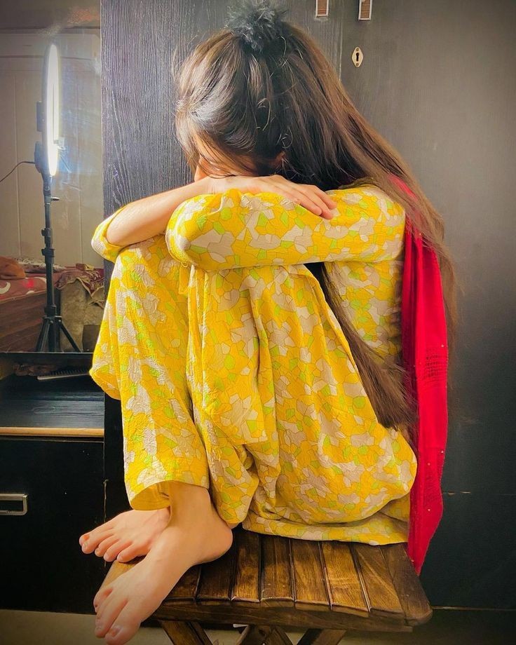 gulnaaz_96's tweet photo. کتنا مشکل ہے اس شخص کو منانا                             جو روٹھا بھی نہ ہو اور بات بھی نہ کرے!🔥 https://t.co/9xMNkrPWdG