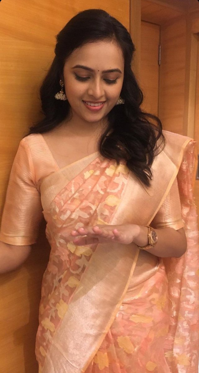 vadakkunanbar's tweet photo. Wifey #SriDivya 💕❤️
#Divya #Vpvs #TamilNews #TamilCinema #SareeLove #tamiltrading #Actresshot https://t.co/MiidZwZWHa
