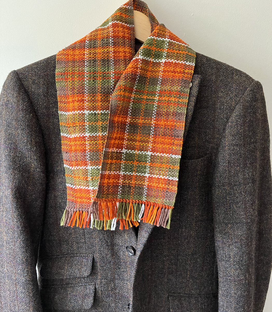 Justtextiles's tweet photo. Neckwarmers are handwoven from your choice of Falklands merino or UK Alpaca.
They’re still perfect for keeping you comfortably warm, without irritation, they look smart, and will store easily in your pocket or bag.
#neckwarmer #scarf #autumnwear #fallwear #britishwool https://t.co/5SkZLUSQhM