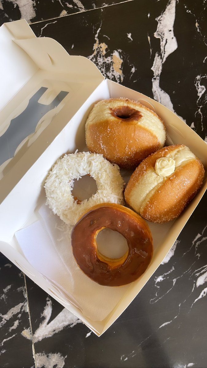 kays Donuts tweet media