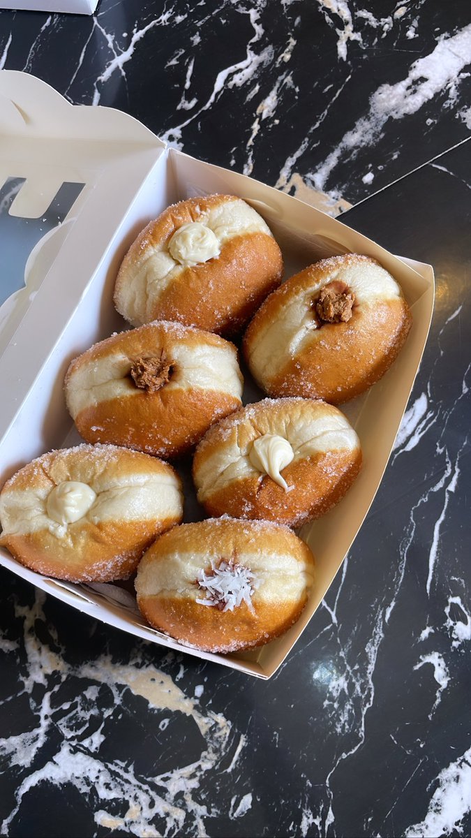 kays Donuts tweet media