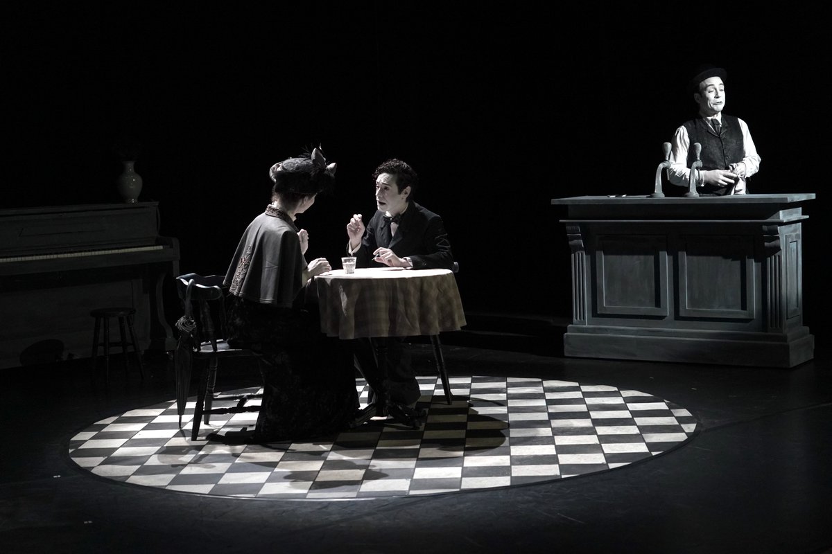 Montmorency_95's tweet image. #Culture 🎭 Spectacle à guichets fermés pour l'ouverture de la saison culturelle. "Smile" : une pièce de théâtre entièrement en noir et blanc (unique en France), nominée deux fois aux Molières 2023 et "Triomphe #festivaloffavignon 2023"