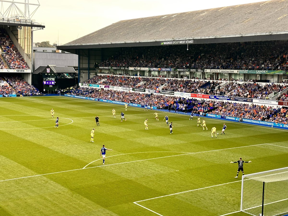 ollymagnus's tweet photo. Such a pleasure watching #itfc nowadays - 4 years ago the best part of the day was the beers in the @TheGreyhoundIps before the game - now the football is amazing and the beers and banter is even better in the pub 🍺

I absolutely love our Soccer Saturday’s 💙🤍 https://t.co/8xiQwFPe57