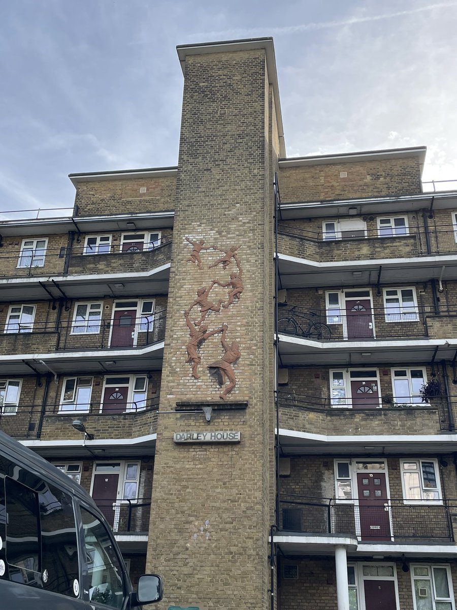 adrianpgibson's tweet photo. Yesterday was London Local Guiding Day and I went on a truly inspiring walk around Vauxhall with the knowledgeable Geoff from the Lambeth Tour Guide Association. Highly recommend βοΈ
#londonlocalguidingday #lambethtourguidesassociation #lambethtourguides #vauxhall #london https://t.co/3HnvIv5uzJ
