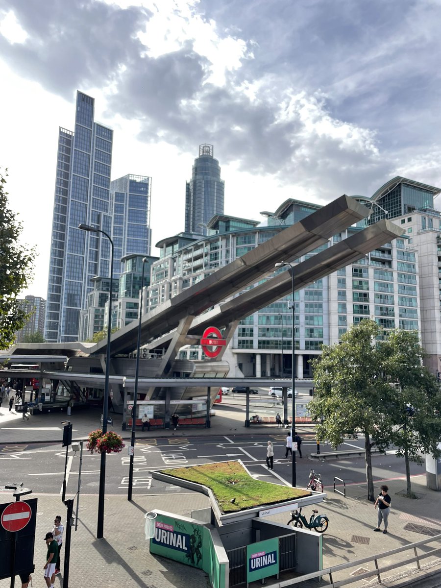 adrianpgibson's tweet photo. Yesterday was London Local Guiding Day and I went on a truly inspiring walk around Vauxhall with the knowledgeable Geoff from the Lambeth Tour Guide Association. Highly recommend βοΈ
#londonlocalguidingday #lambethtourguidesassociation #lambethtourguides #vauxhall #london https://t.co/3HnvIv5uzJ